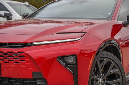 2025 Toyota Crown Signia LIMITED