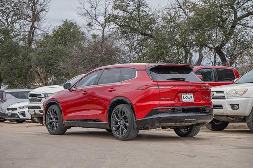 2025 Toyota Crown Signia LIMITED