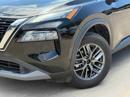 Black 2023 Nissan Rogue S