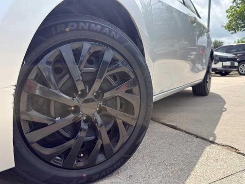 Classic Silver Metallic 2017 Toyota Corolla L