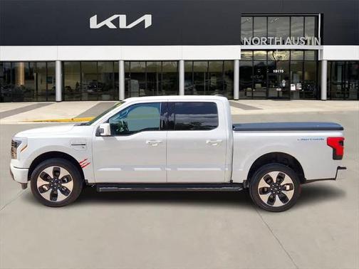 2022 Ford F-150 Lightning Platinum