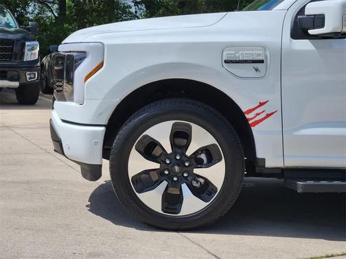 2022 Ford F-150 Lightning Platinum