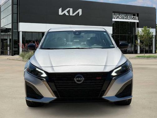 Brilliant Silver Metallic 2025 Nissan Altima SR
