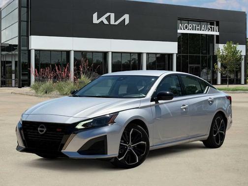 Brilliant Silver Metallic 2025 Nissan Altima SR