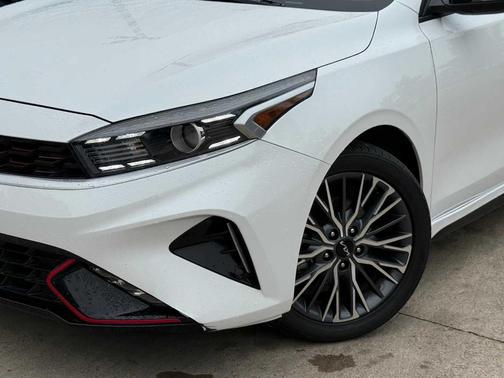 Snow White Pearl 2023 Kia Forte GT-Line