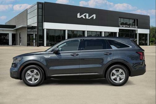 2022 Kia Sorento LX