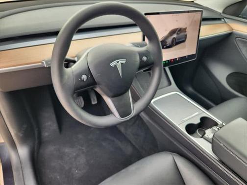 2024 Tesla Model Y Base