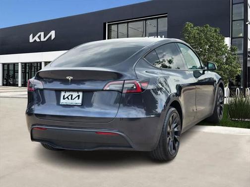2024 Tesla Model Y Base