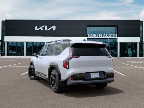 Glacial White Pearl 2026 Kia EV9 GT-Line