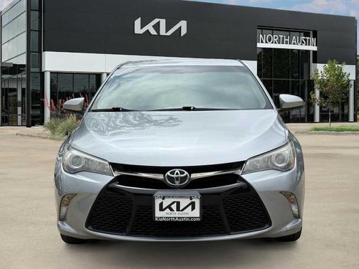 Celestial Silver Metallic 2016 Toyota Camry SE