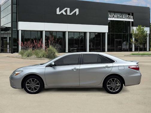 Celestial Silver Metallic 2016 Toyota Camry SE