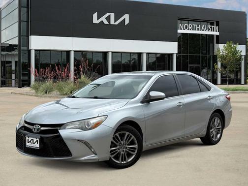 Celestial Silver Metallic 2016 Toyota Camry SE