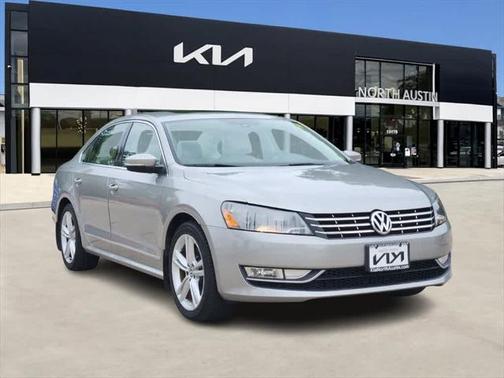 2014 Volkswagen Passat Auto SEL Premium