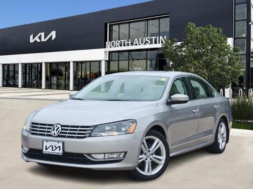 2014 Volkswagen Passat Auto SEL Premium