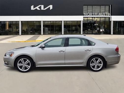 2014 Volkswagen Passat Auto SEL Premium