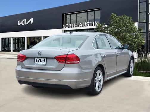 2014 Volkswagen Passat Auto SEL Premium