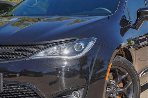 2018 Chrysler Pacifica Touring-L Plus