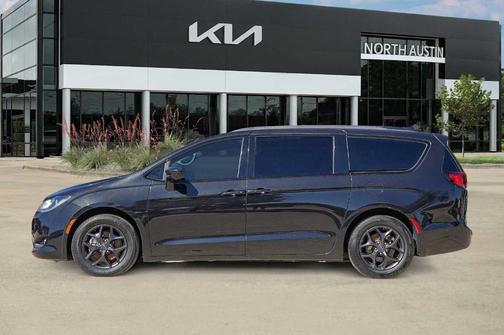2018 Chrysler Pacifica Touring-L Plus