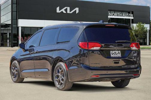 2018 Chrysler Pacifica Touring-L Plus