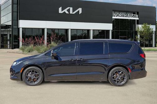 2018 Chrysler Pacifica Touring-L Plus