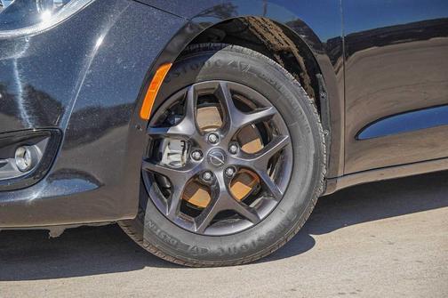 2018 Chrysler Pacifica Touring-L Plus