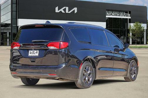 2018 Chrysler Pacifica Touring-L Plus