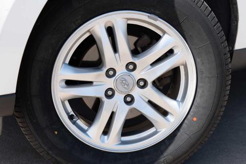 2012 Hyundai SANTA FE GLS