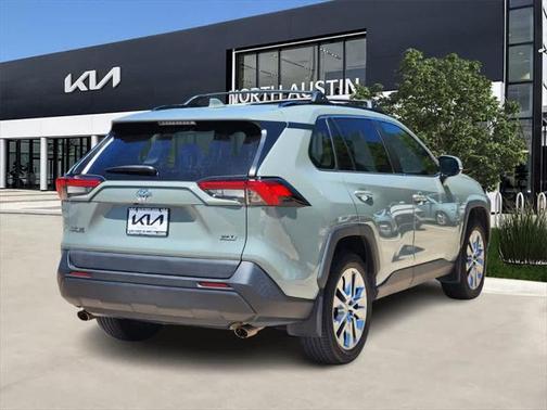 2021 Toyota RAV4 XLE Premium