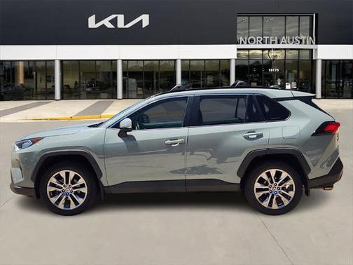 2021 Toyota RAV4 XLE Premium