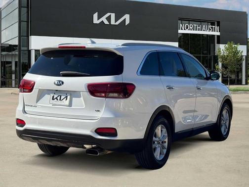 Snow White Pearl 2019 Kia Sorento LX V6