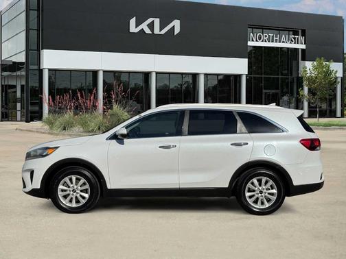 Snow White Pearl 2019 Kia Sorento LX V6