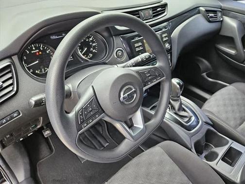 2017 Nissan Rogue Sport SV