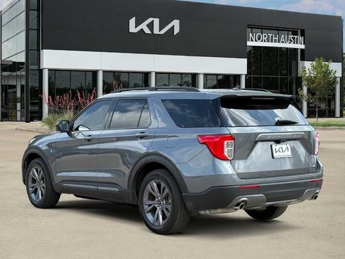 Carbonized Gray Metallic 2024 Ford Explorer XLT