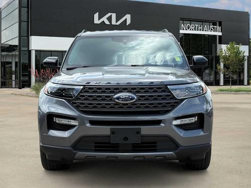 Carbonized Gray Metallic 2024 Ford Explorer XLT