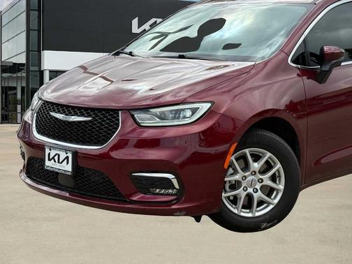 Velvet Red Pearlcoat 2023 Chrysler Pacifica Touring-L