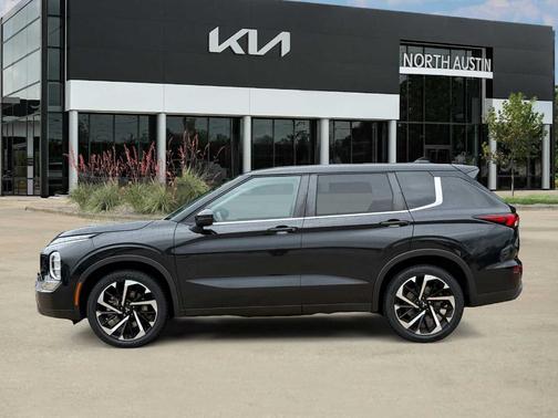 Black Diamond 2022 Mitsubishi Outlander ES