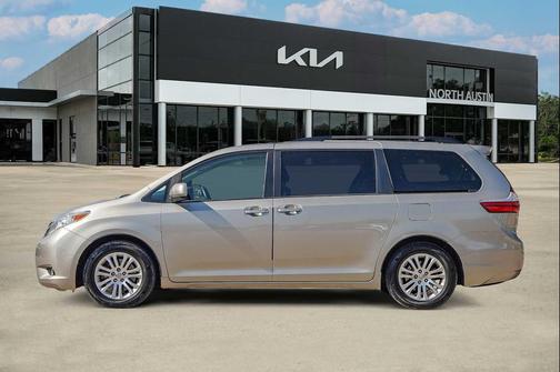 2015 Toyota Sienna XLE