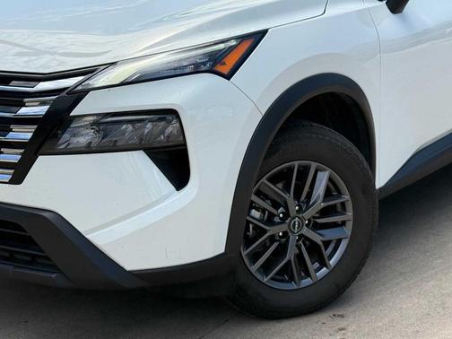 Glacier White 2024 Nissan Rogue S
