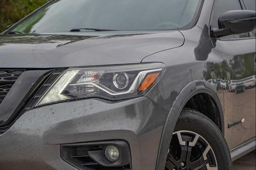 2020 Nissan Pathfinder SV