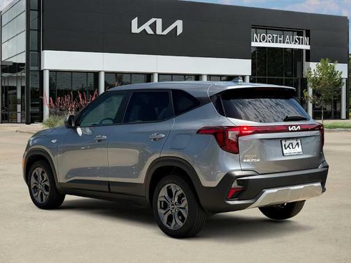 Steel Gray 2024 Kia Seltos LX