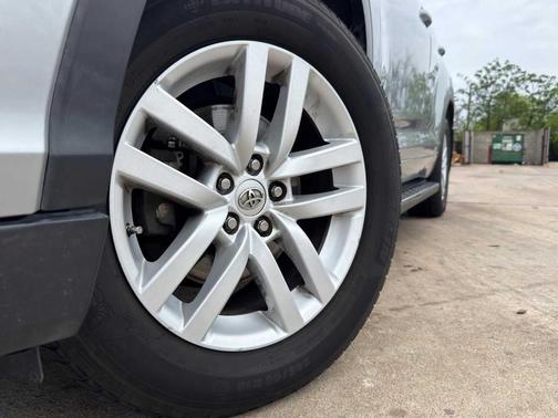 2015 Toyota Highlander LE