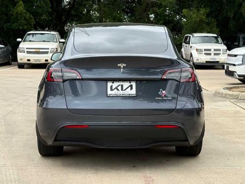 Blue 2022 Tesla Model Y Long Range