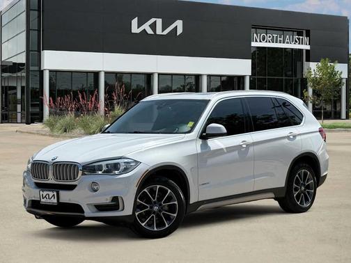 Mineral White Metallic 2018 BMW X5 sDrive35i