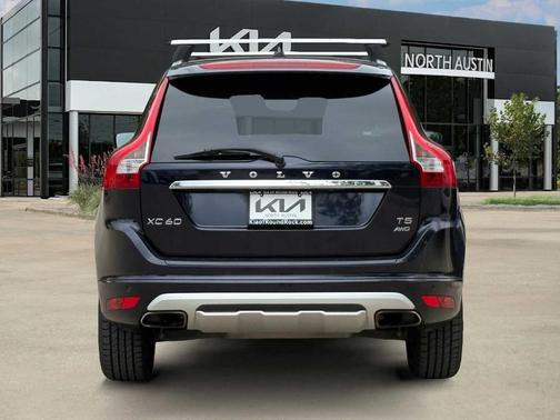 Blue 2017 Volvo XC60 T5 Dynamic