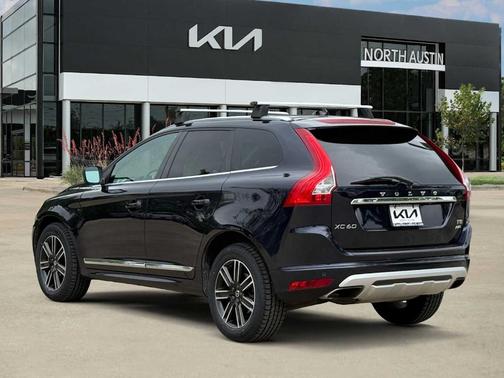 Blue 2017 Volvo XC60 T5 Dynamic