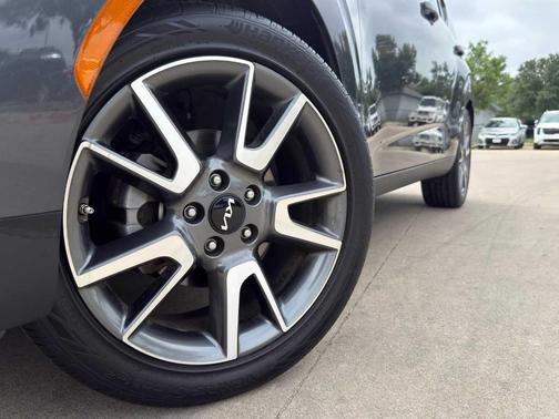 Gravity Gray 2024 Kia Soul EX