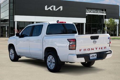 Glacier White 2022 Nissan Frontier SV