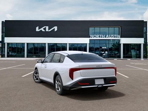 White 2026 Kia K4 LXS