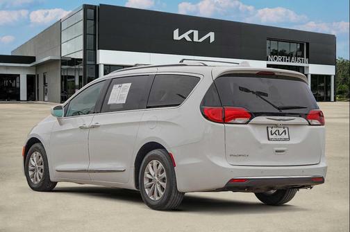 2018 Chrysler Pacifica Touring-L