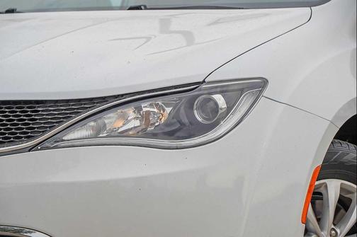 2018 Chrysler Pacifica Touring-L
